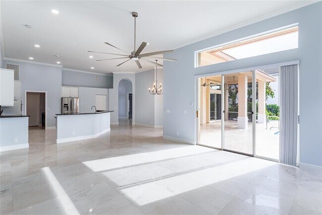 Building Photo - 15683 Cypress Park Dr