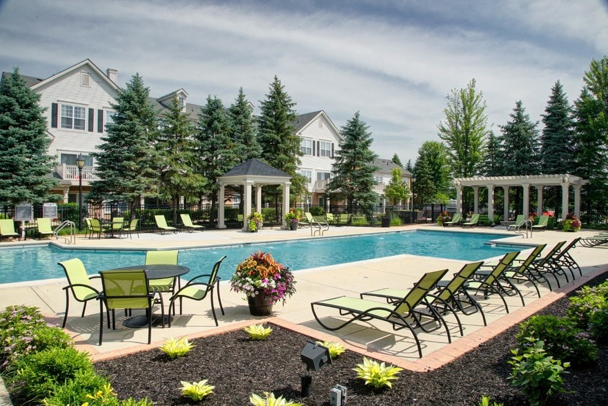 River Run at Naperville Apartments 1015 Preserve Ave Naperville IL