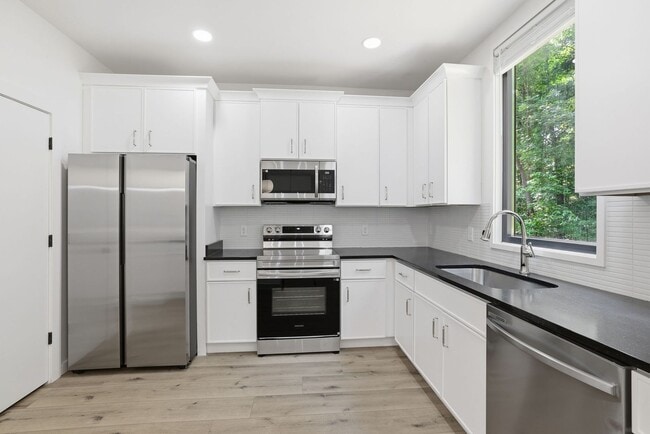 Building Photo - Modern New Construction in Hixson! 3 Beds, 2.5 Baths!