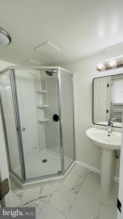 Building Photo - 5015 Wilkens Ave