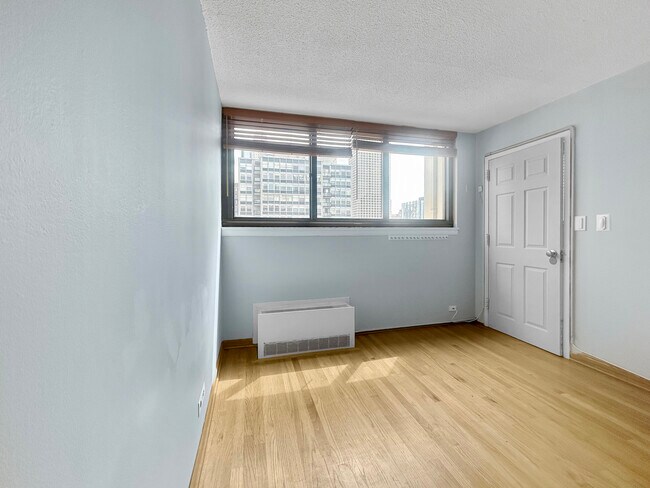 Building Photo - 30 E Division St