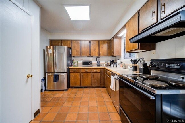 Building Photo - 40 Winterthur Rd