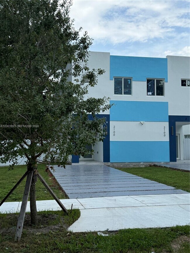 Building Photo - 2100 NW 102nd St
