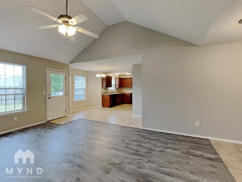 Building Photo - 1147 S Arcadia Ave