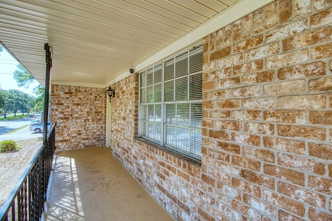 Building Photo - 5703 Havenwoods Dr