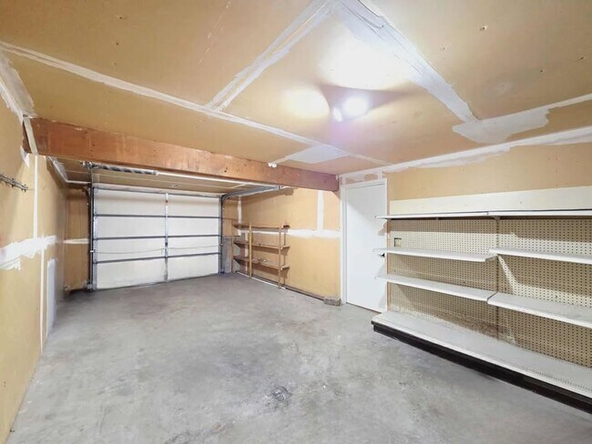 Building Photo - MOVE IN SPECIAL** 3BR Duplex That Lives Like a Home | Huge Driveway + Private Yard + Deck