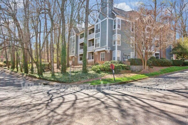 Building Photo - 2512 Cranbrook Ln