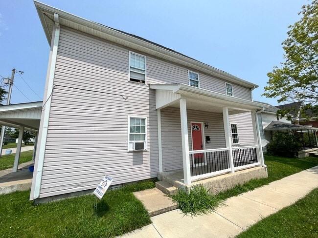 Primary Photo - 321 W Main St