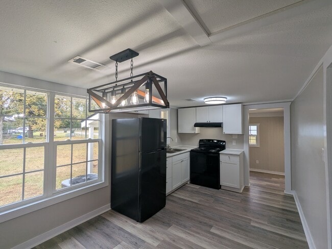 Building Photo - 202 Underwood Dr