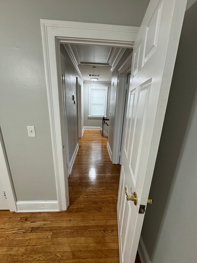 Building Photo - 114 Kneeland Rd