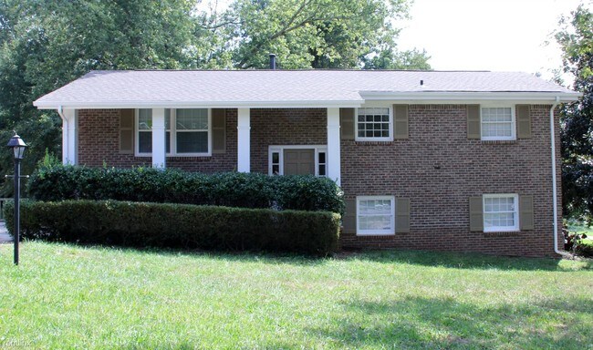 Primary Photo - 4 br, 2 bath House - 4077 E Glade Court