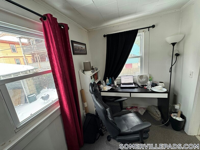 Building Photo - 11 Burnham St