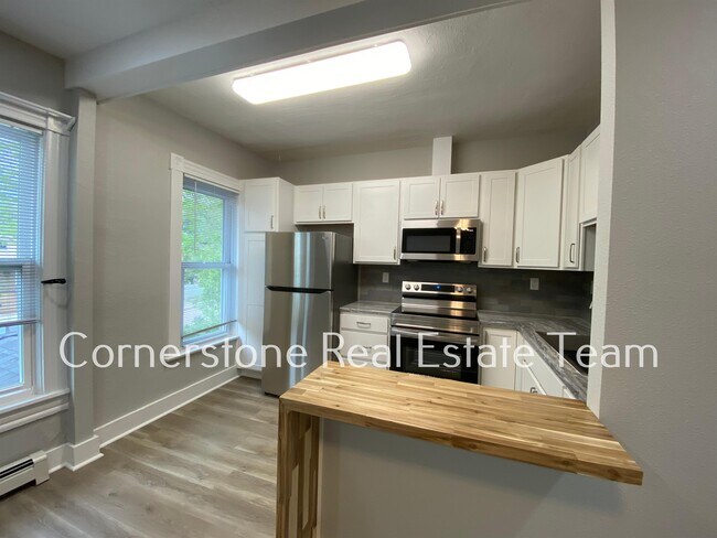 Building Photo - 2406 W Kiowa St