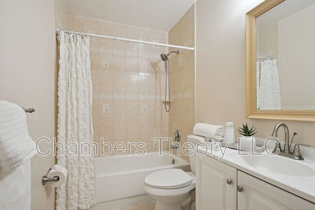 Building Photo - 9497 Linden Leaf Ct