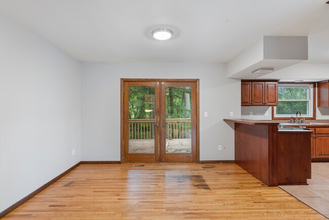 Building Photo - 1437 Wisconsin Ave N