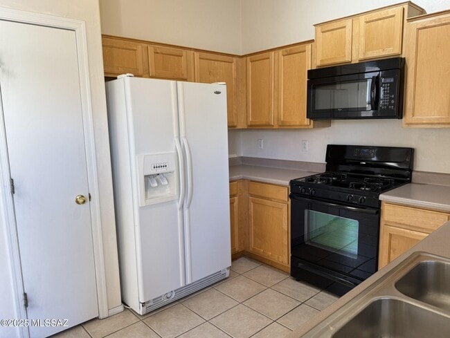 Building Photo - 12213 N Makayla Canyon Dr