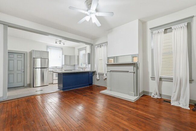 Building Photo - 538 E Waldburg St