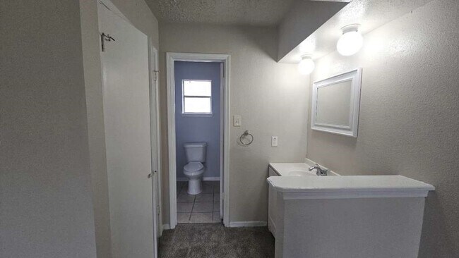 Building Photo - 7222 Northleaf Dr