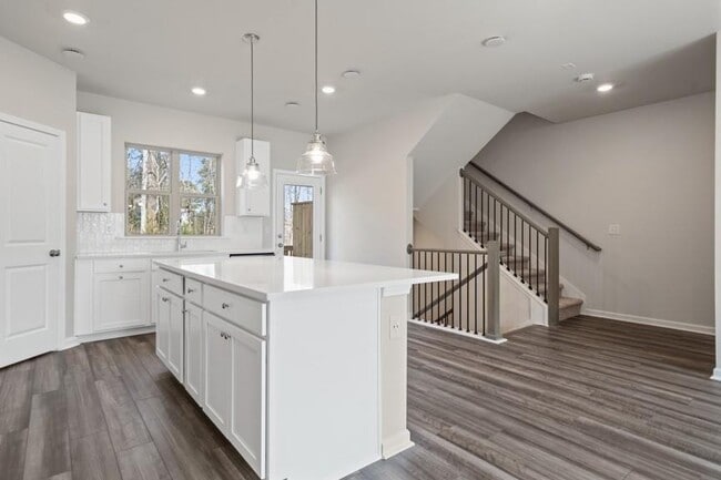 Building Photo - 225 Matson Run SW