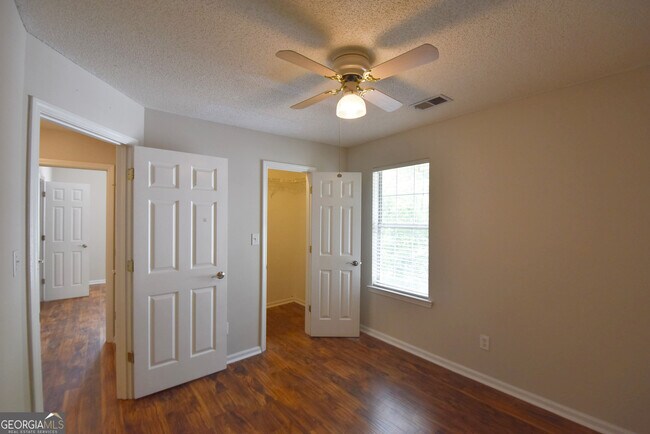 Building Photo - 115 S Fairfield Dr