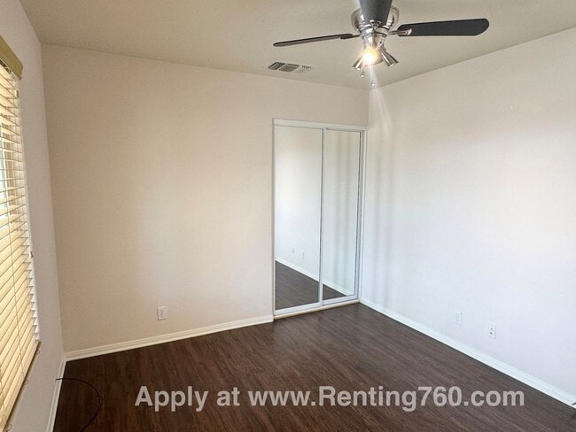 Building Photo - Rare and Spacious 4 Bedroom Indian Cove Home with Solar Panels!