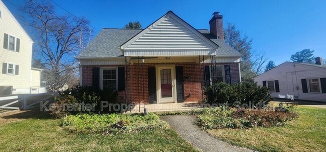 Building Photo - 127 College Cir