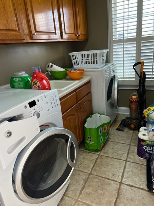 Building Photo - City of Maryville 37803 - SHORT TERM lease considered! Furnished! - 4 bedroom, 3.5 bath home - Ca...