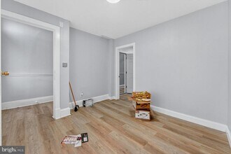 Building Photo - 11 N Willow St