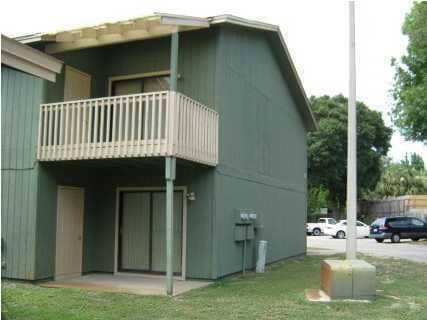 Building Photo - 115 Hughes St NE