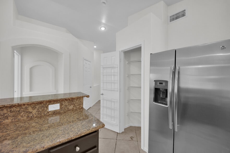 Building Photo - 1542 Misty Sky Dr