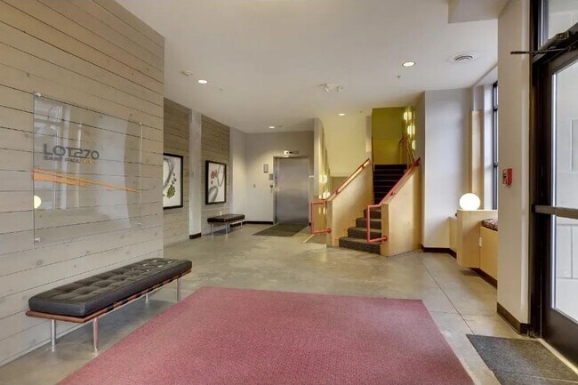 Building Photo - DECEMBER MOVE-IN SPECIAL FOR QUALIFIED APPLICANTS - Absolutely Gorgeous 2 BR, 2 BA Condo Just Ste...