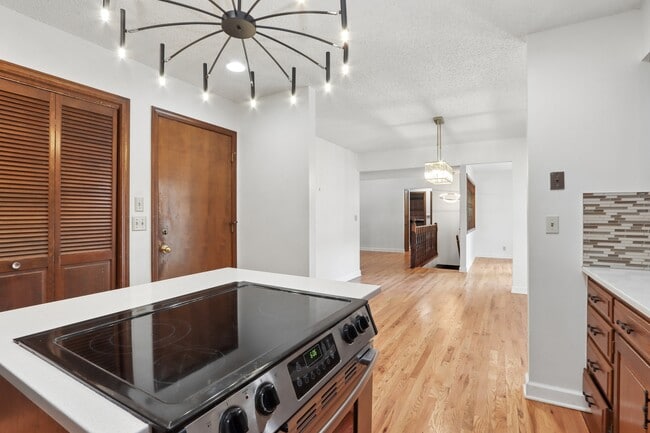 Building Photo - 7405 W 74th St