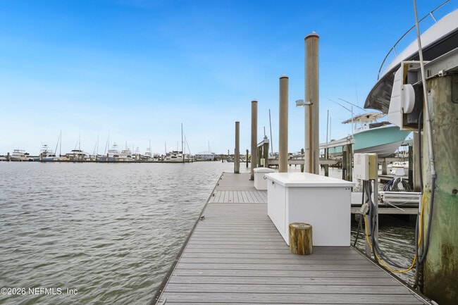 Building Photo - 75 Comares Ave