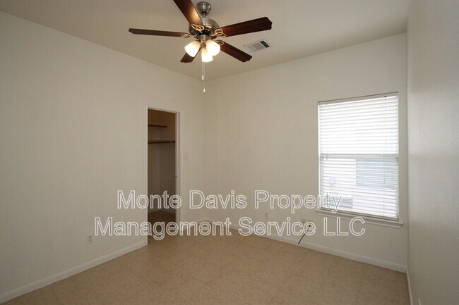 Building Photo - 2817 Southampton Way
