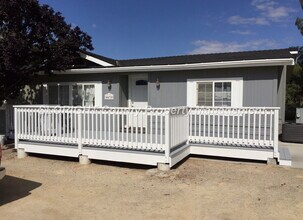 Building Photo - AVAILABLE JUNE - Beautiful Paso Robles Manufactured Home - 3 Bedroom / 2 Bathroom