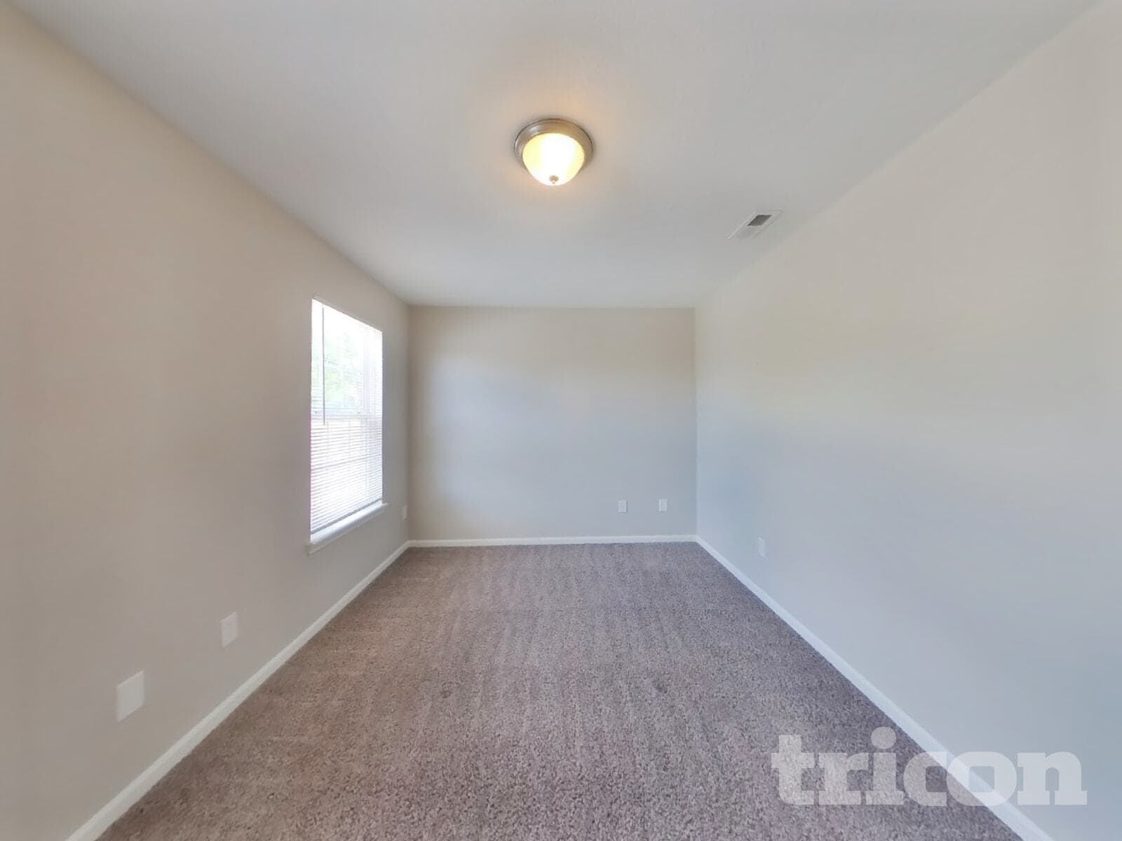 Building Photo - 6612 Smithfield Dr