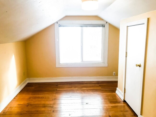 Building Photo - 917/ 917.5 West A St