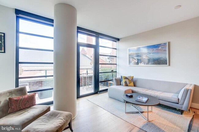 Building Photo - 1300 4th St SE