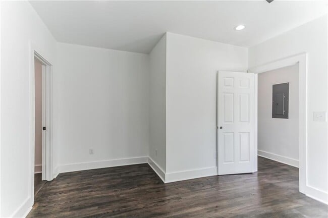 Building Photo - 1252 Epworth St SW
