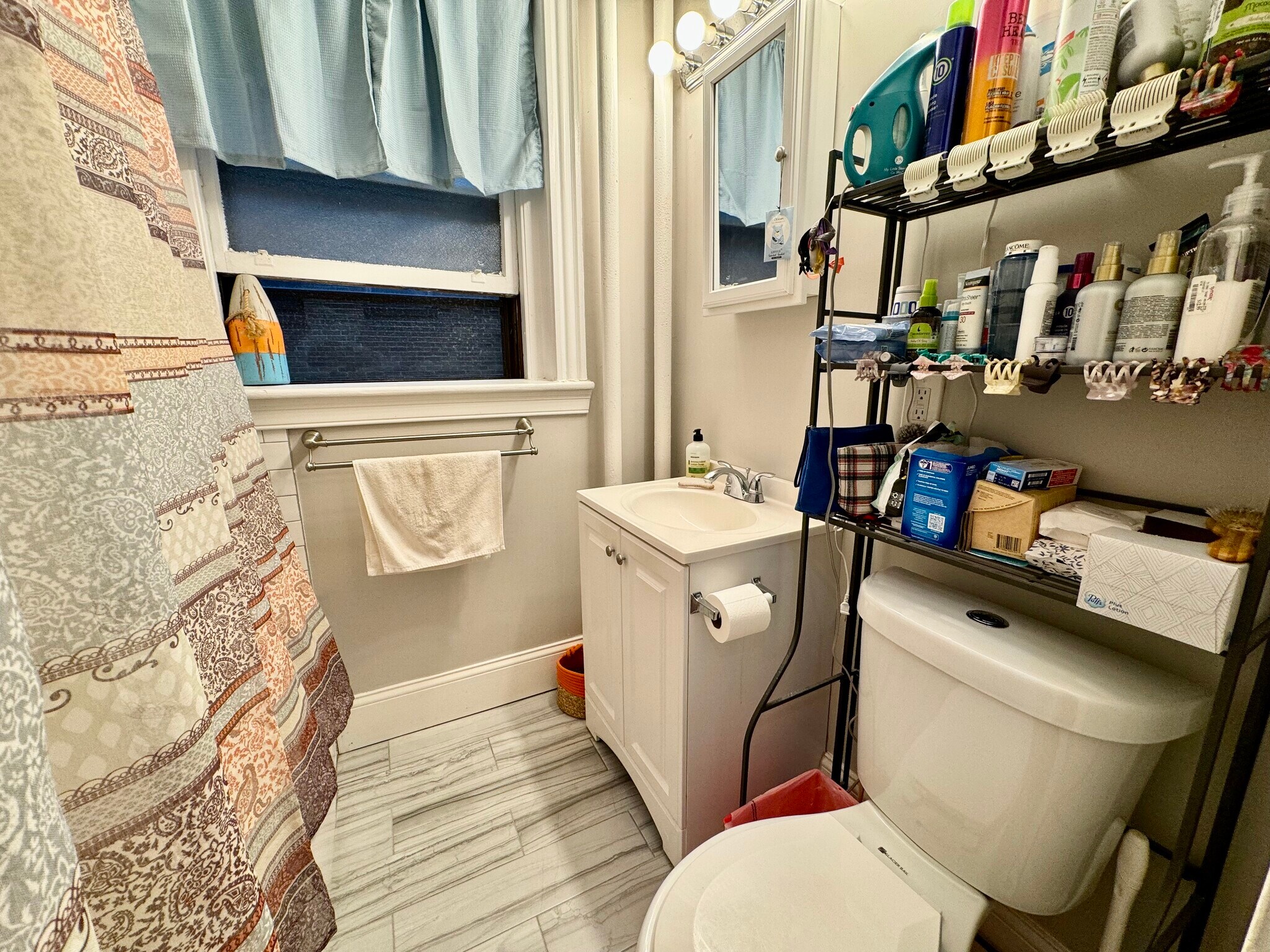 Building Photo - 1992 Commonwealth Ave