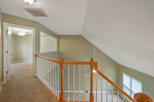 Building Photo - 7037 Mooreland Ct