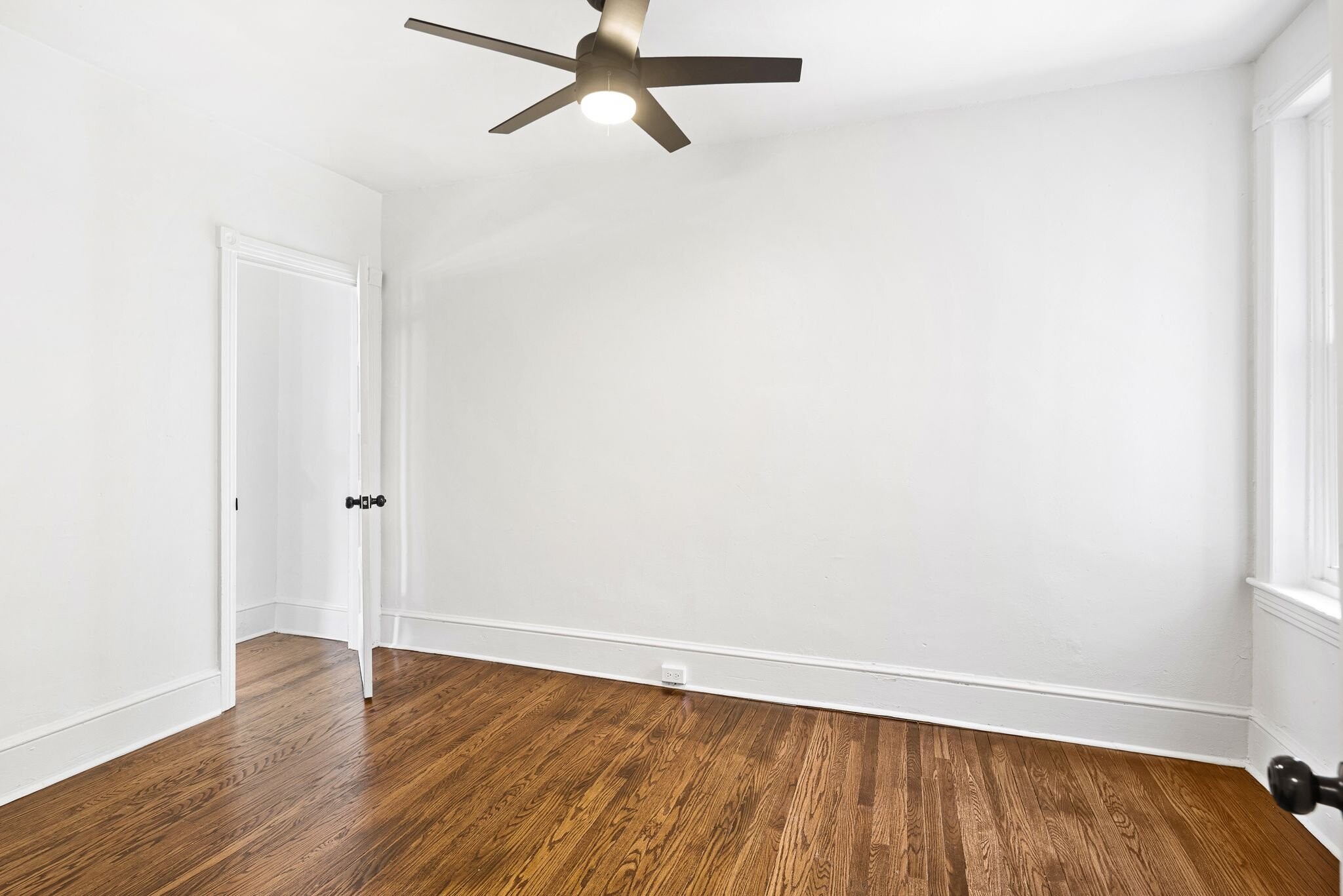 Building Photo - 1329 S Lindenwood St