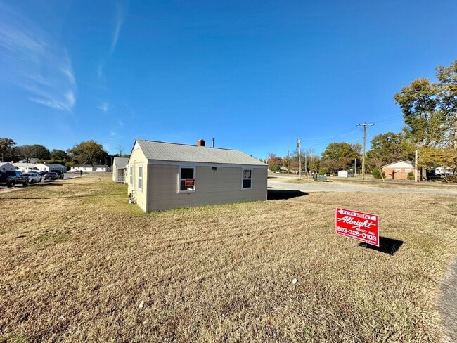 Building Photo - 277 Whitgreen St