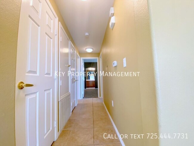 Building Photo - SUMMERLIN CONDO WITH 2 BEDROOMS/2 BATHS AN...