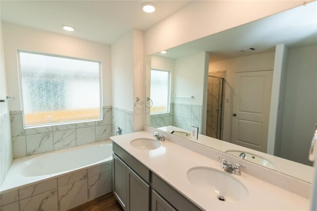 Building Photo - 116 The Ugly Wy