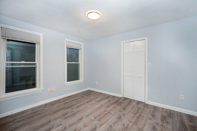 Building Photo - 46 Wyllis Ave