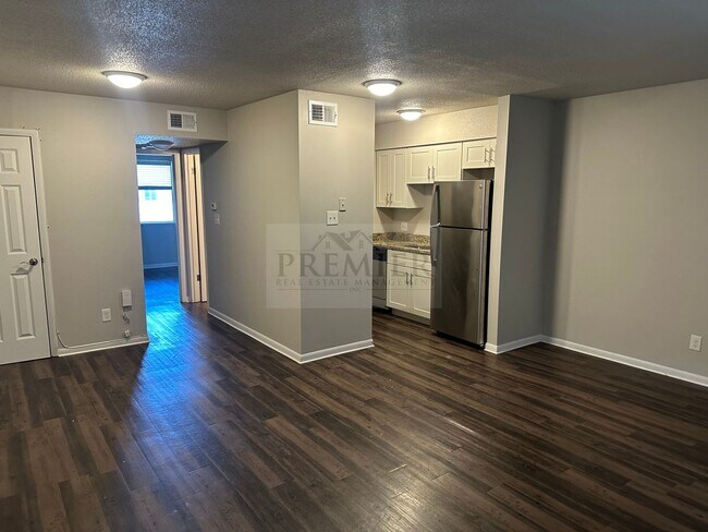 Building Photo - 6055 Barton Ave