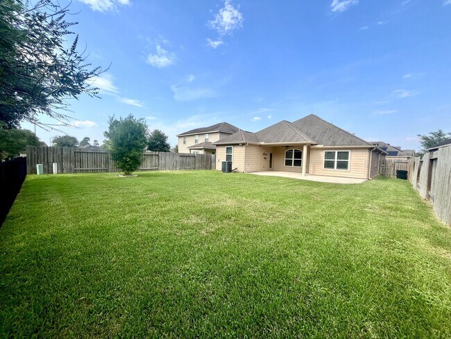 Building Photo - For Lease | 3 Bed, 2 Bath | 1,766 Sq Ft | ...