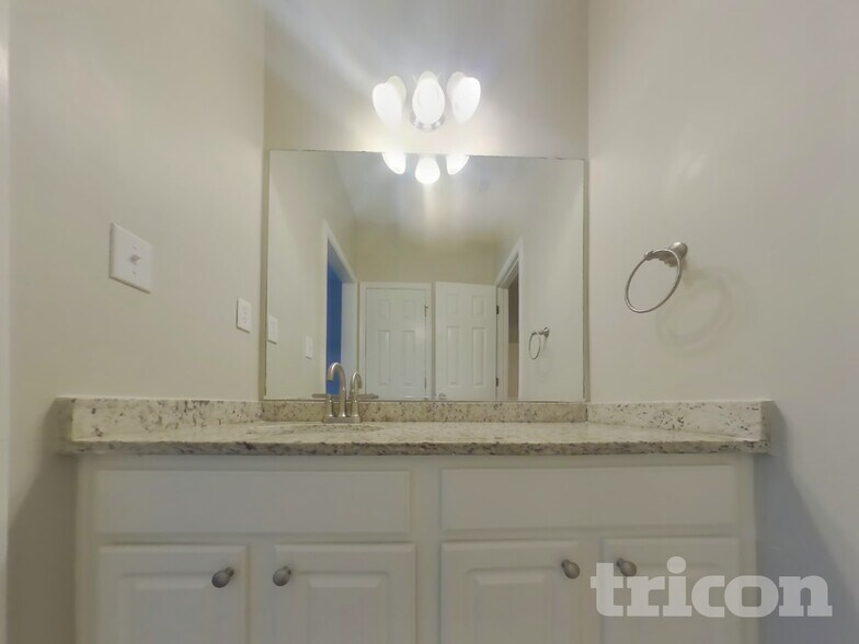 Building Photo - 529 Water Birch Way