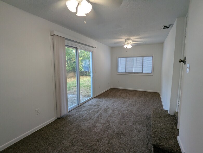 Building Photo - 2211 Tegner Dr